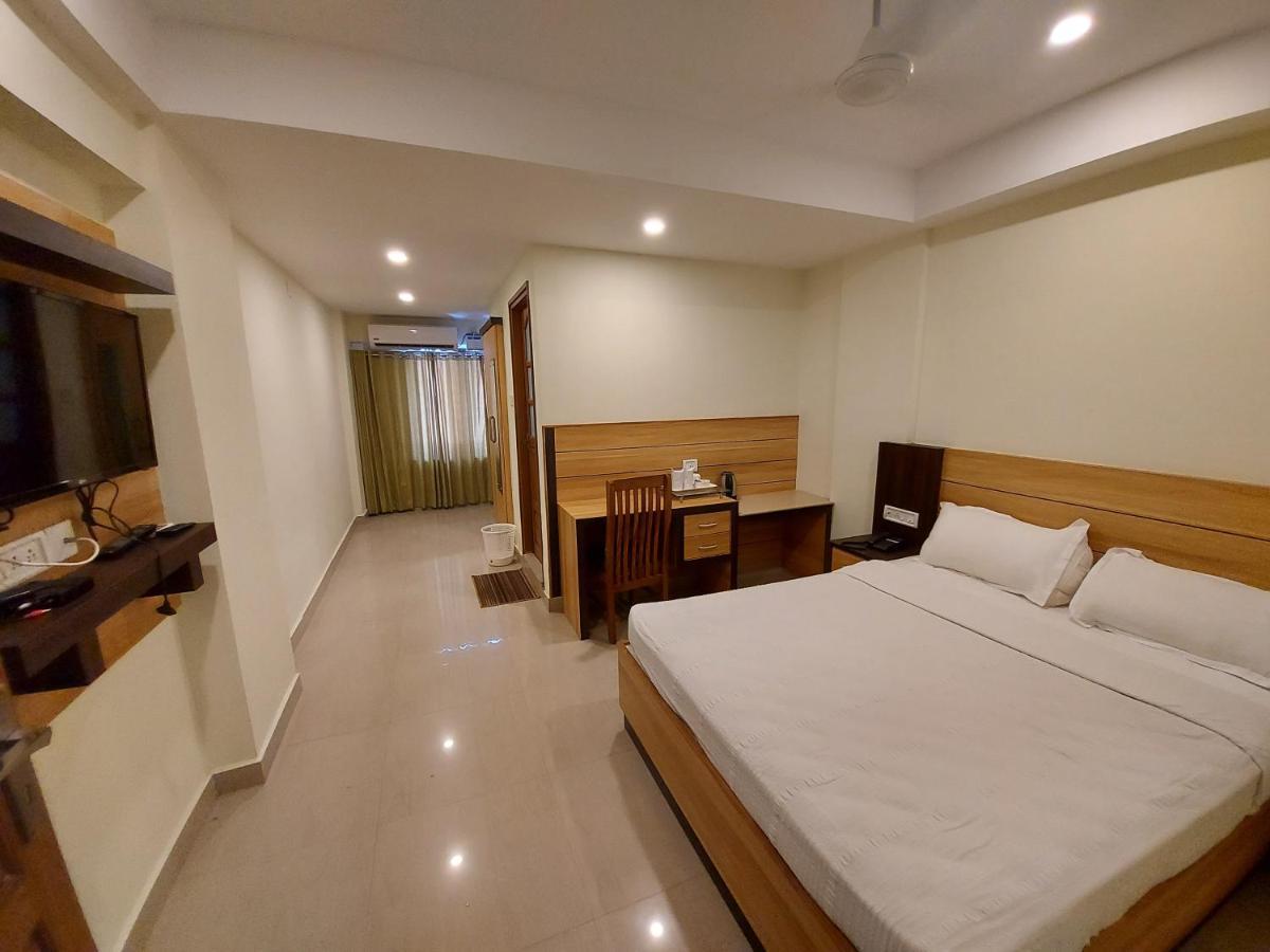 Hotel Sree Gokulam Apartments Guruvāyūr Exterior foto
