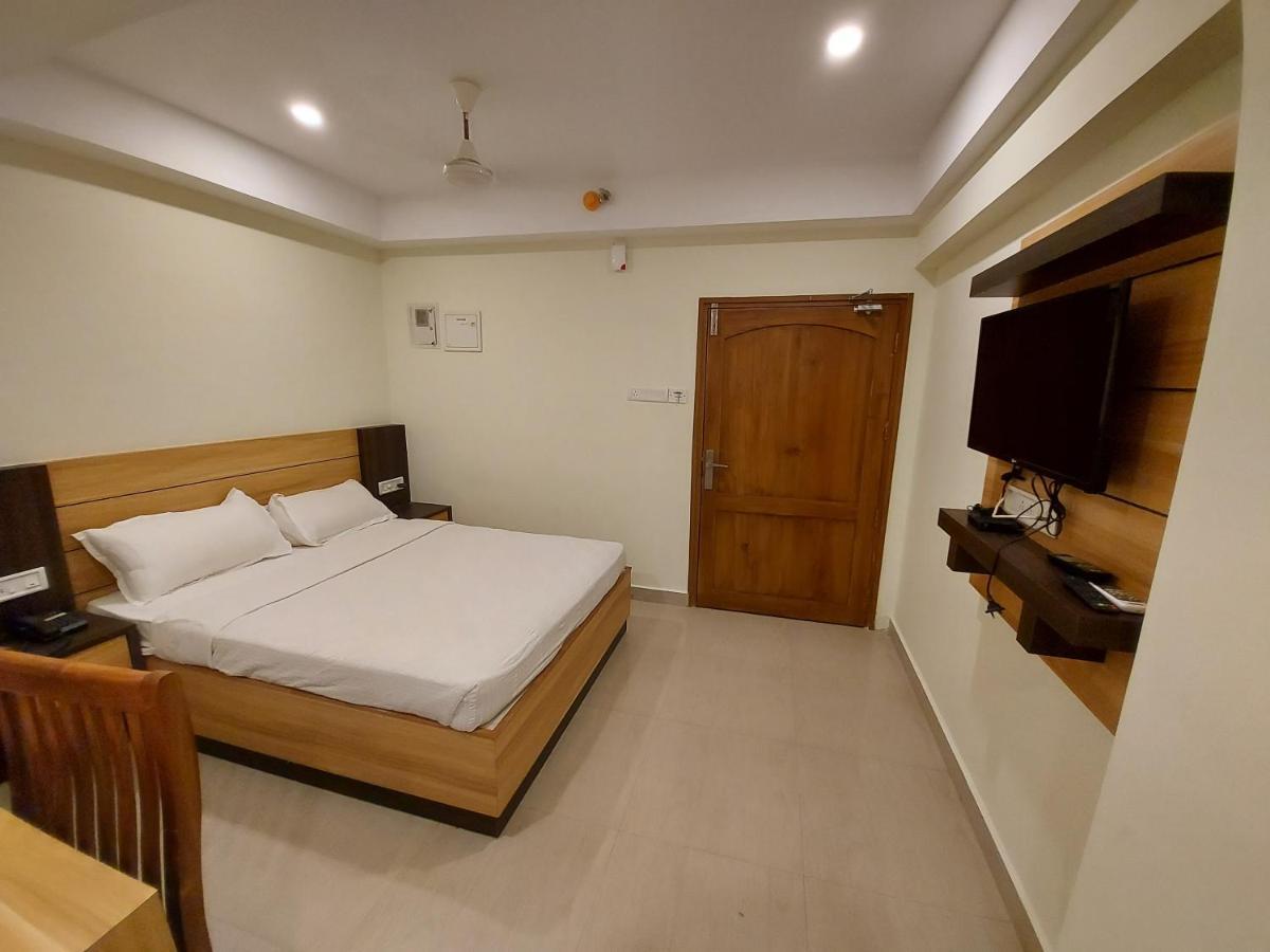 Hotel Sree Gokulam Apartments Guruvāyūr Exterior foto